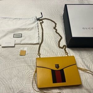 Pristine Gucci Animalie Chain Crossbody Bag with Gold
